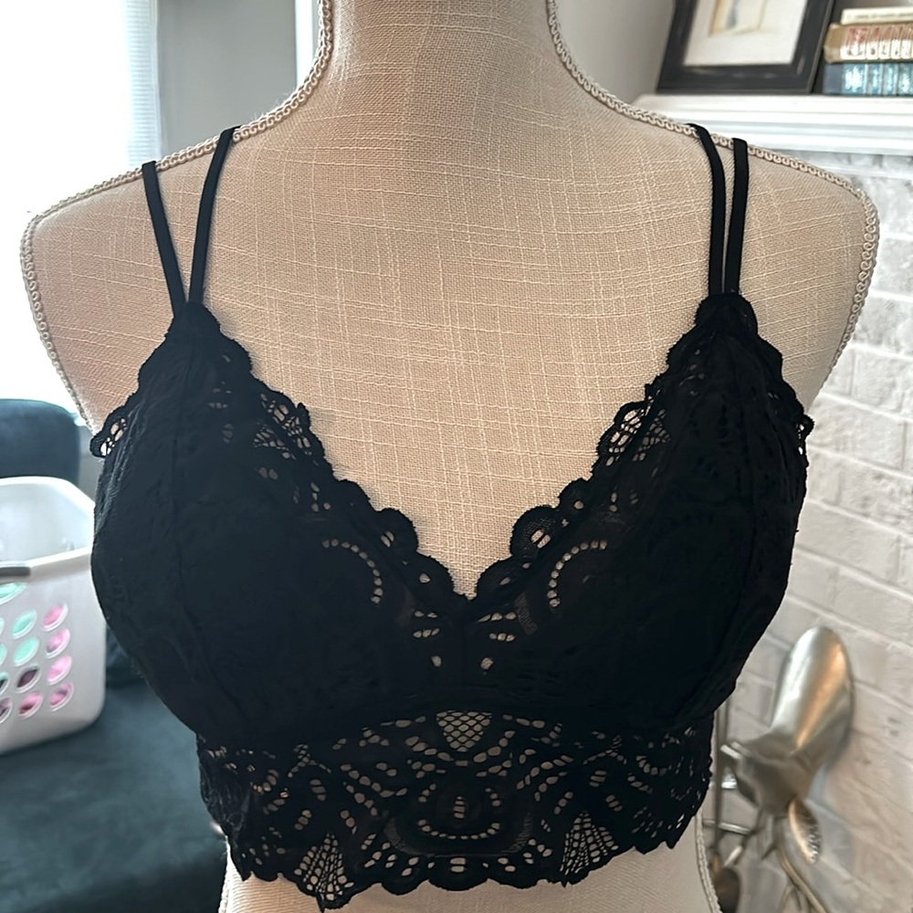 SO Black Lace Bralette